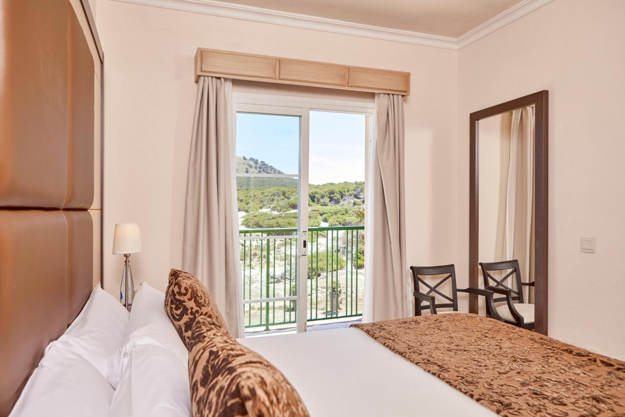 Suite Ático de 1 dormitorio con vistas laterales al mar