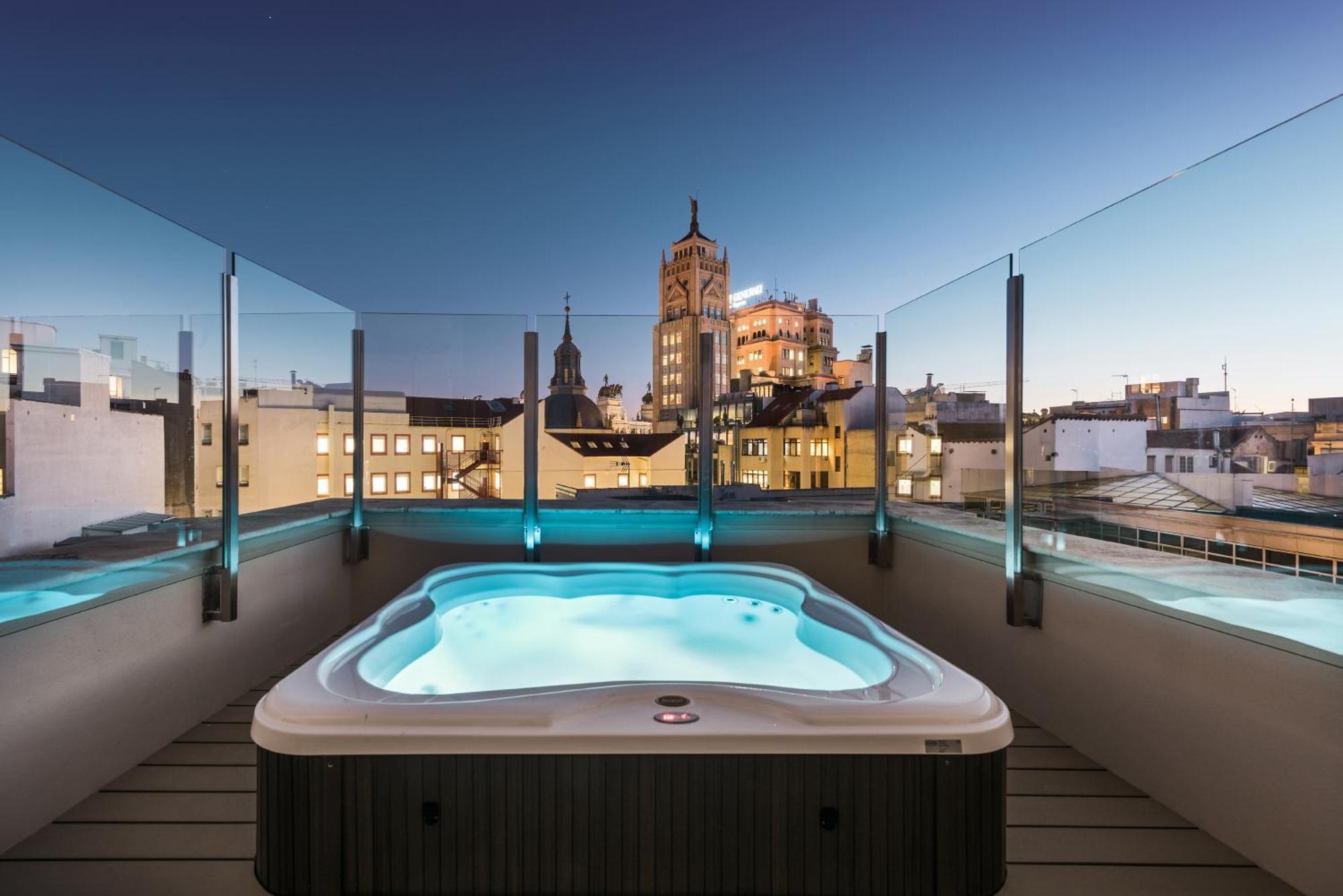 Superior Tweepersoonskamer met Terras en Bubbelbad