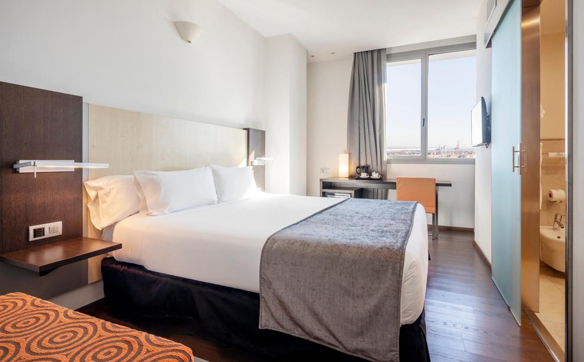 Suite Júnior (2 Adultos + 1 Criança)