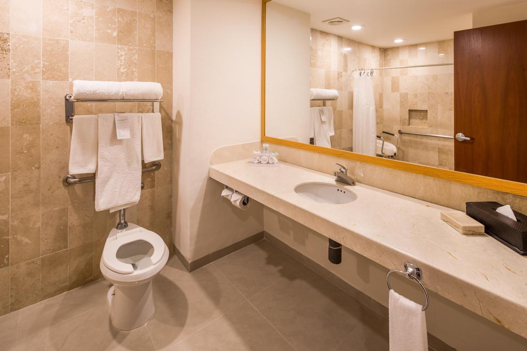 Quarto King com Acesso a Pessoas com Mobilidade Condicionada - Não Fumador
