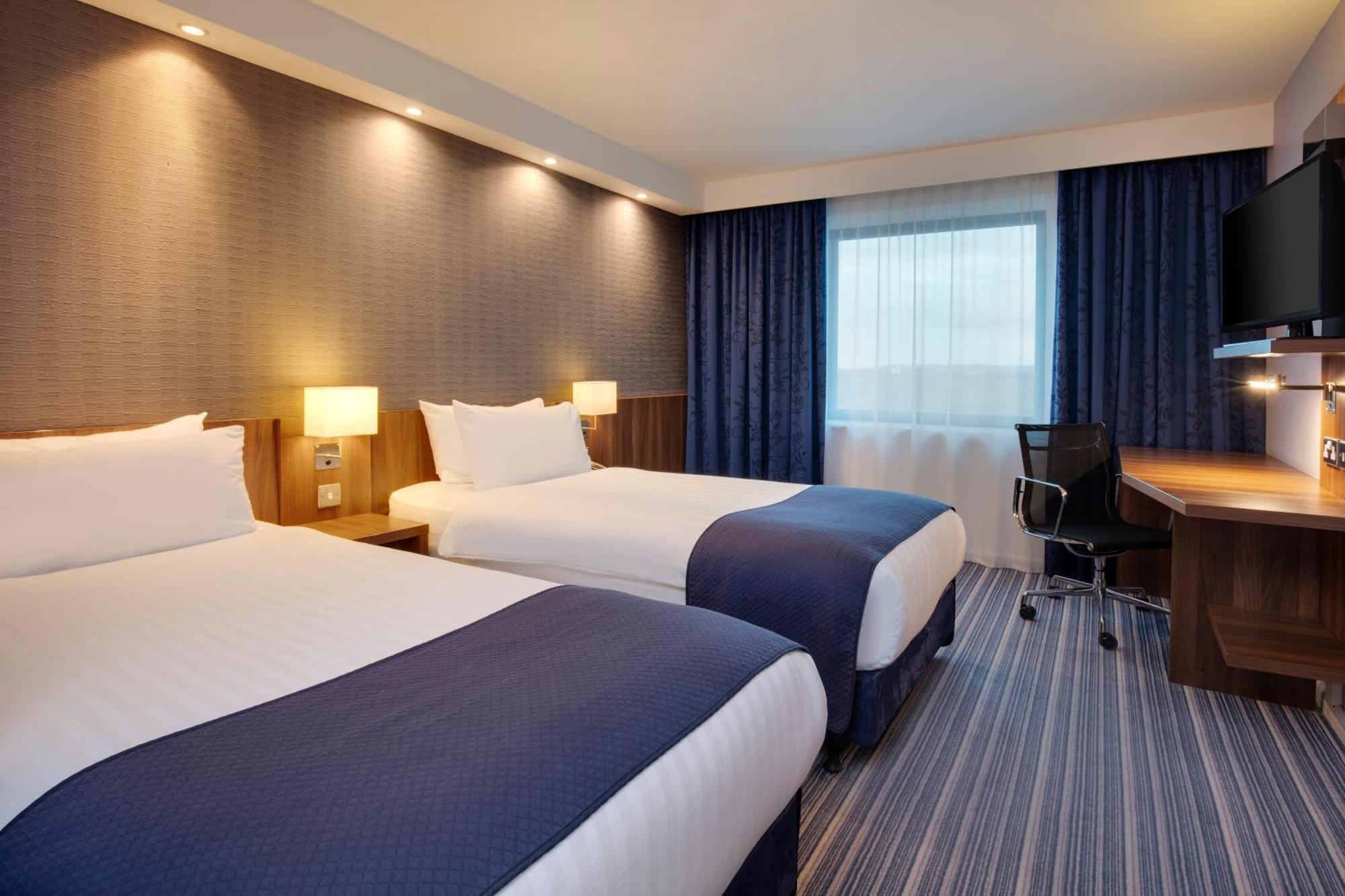 Chambre Lits Jumeaux Standard avec Petit-Déjeuner Chaud Gratuit - Accessible aux Personnes à Mobilité Réduite
