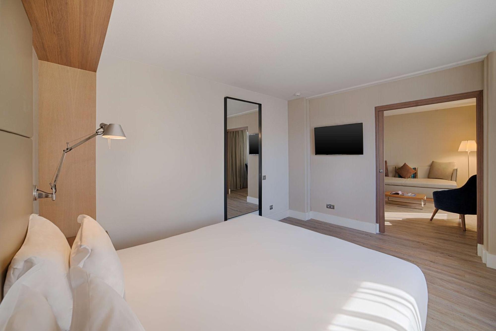 Habitación Suite Familiar (3 adultos + 1 niño)