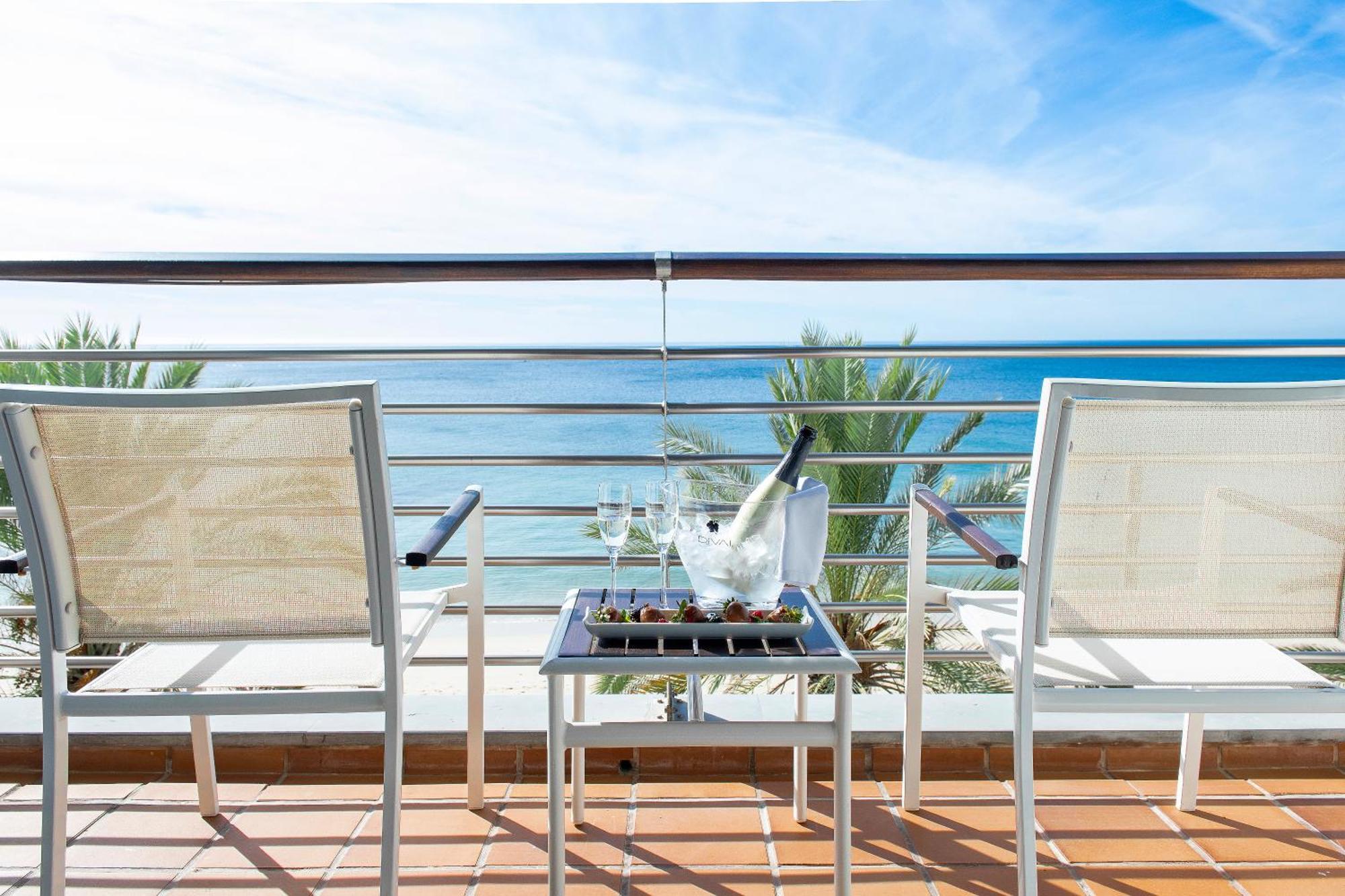 Aanbieding - Tweepersoonskamer met 1 of 2 Bedden en Uitzicht op Zee - Romantisch Arrangement