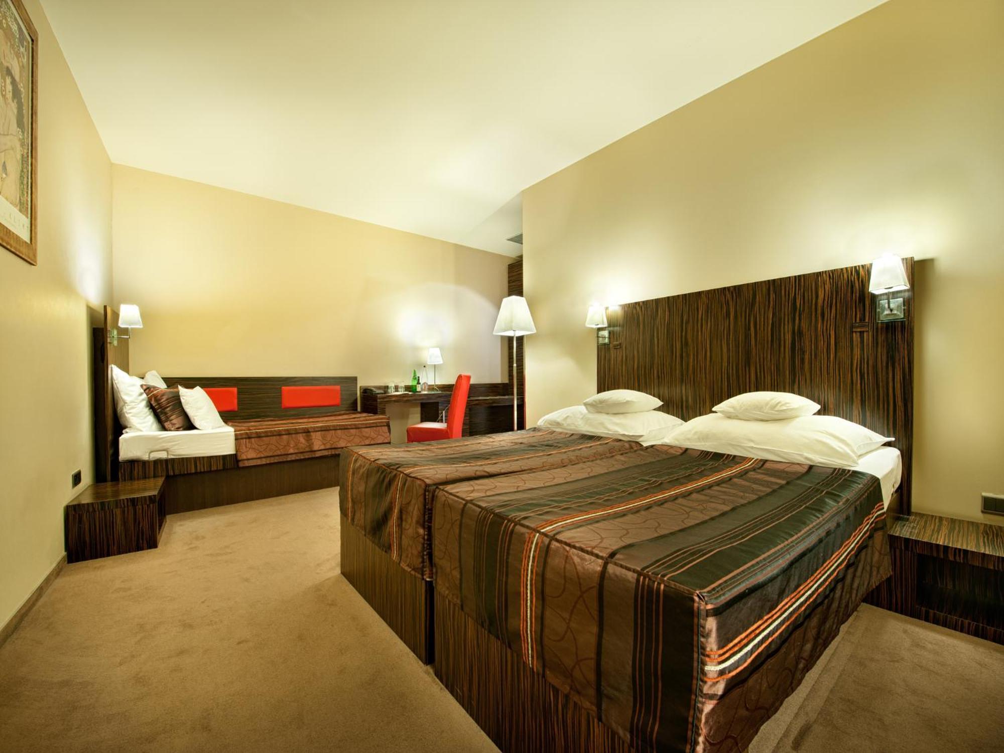 Single Room,1467917774:JPEG