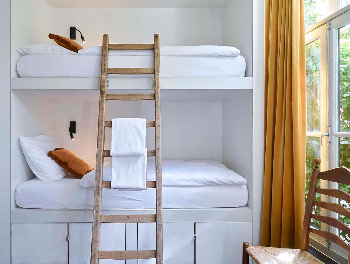 Bed op een Vrouwenslaapzaal met 8 Bedden