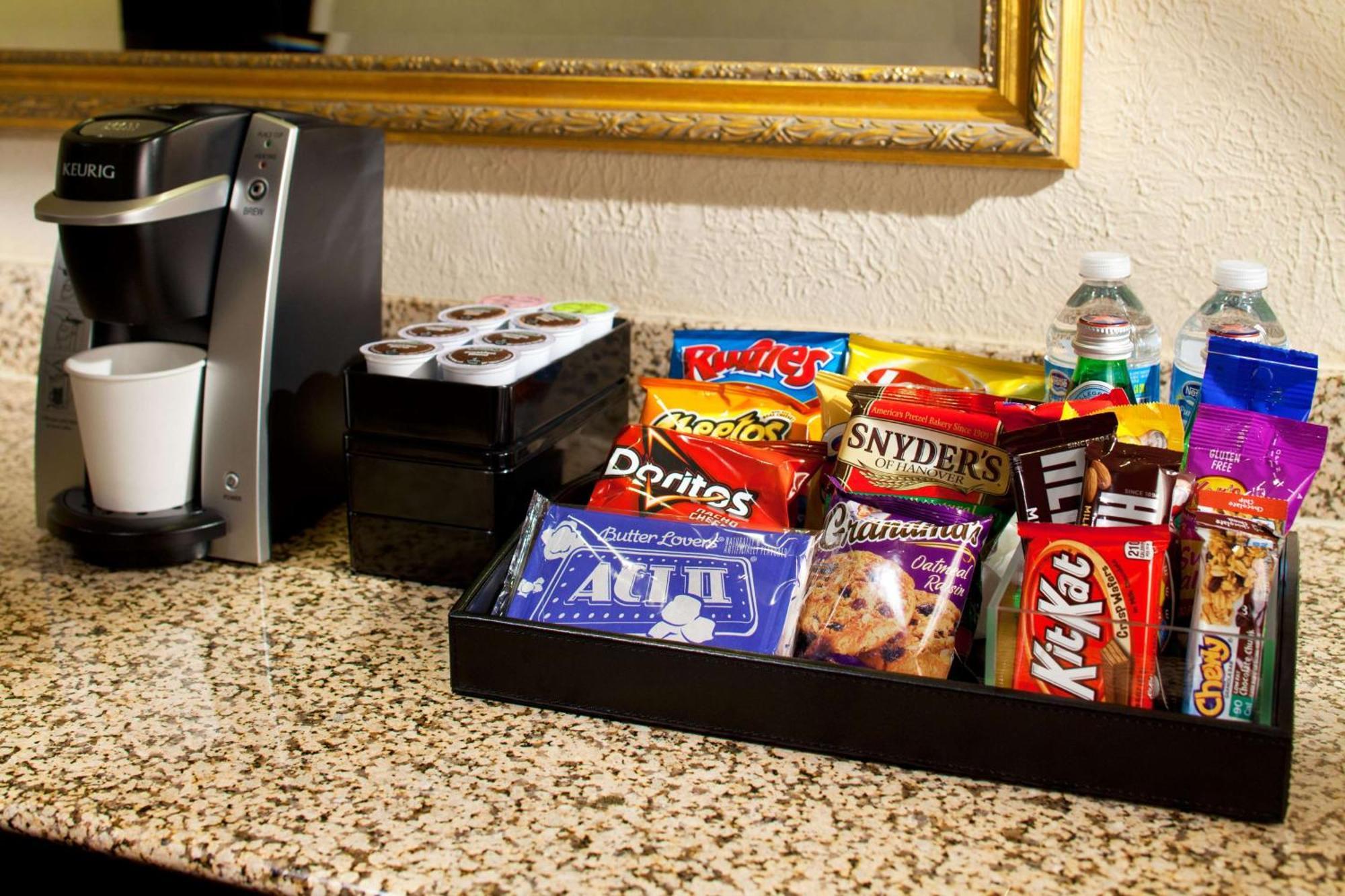 Premium Suite with One King Bed,1708158529:JPEG