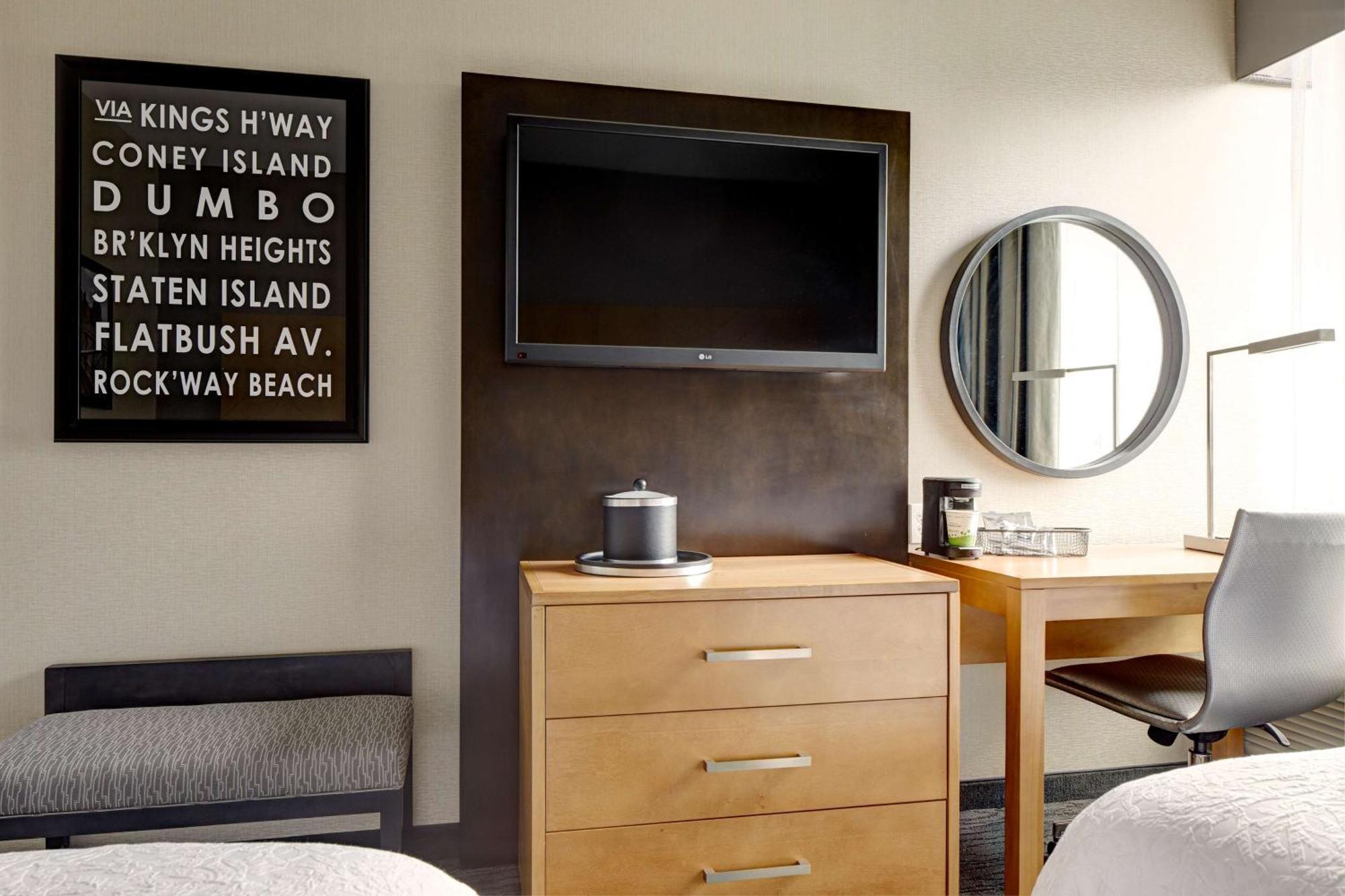 Doppelzimmer mit 2 Doppelbetten – für Hörgeschädigte geeignet/Nichtraucher