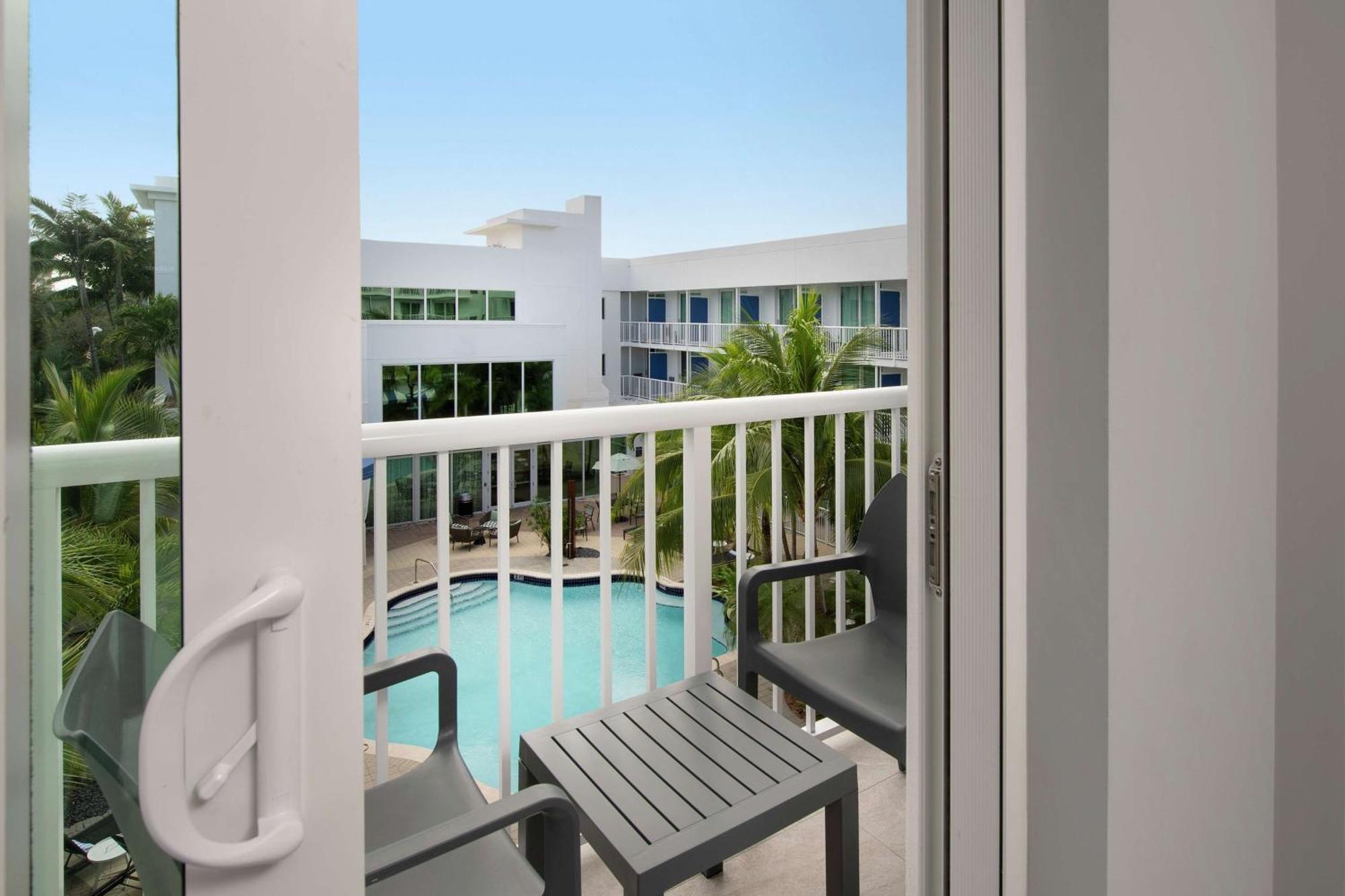 King Room with Pool View - Hearing Access