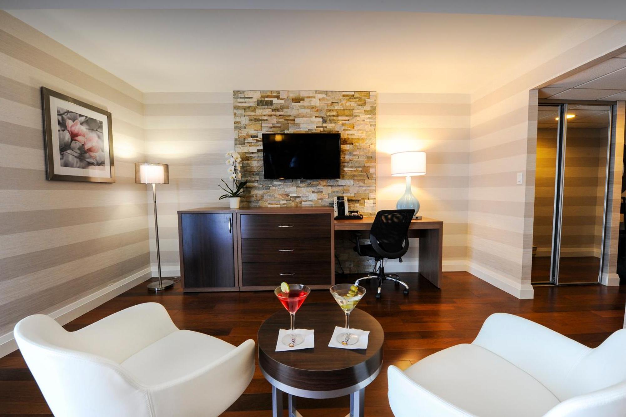 King Room with Jetted Tub