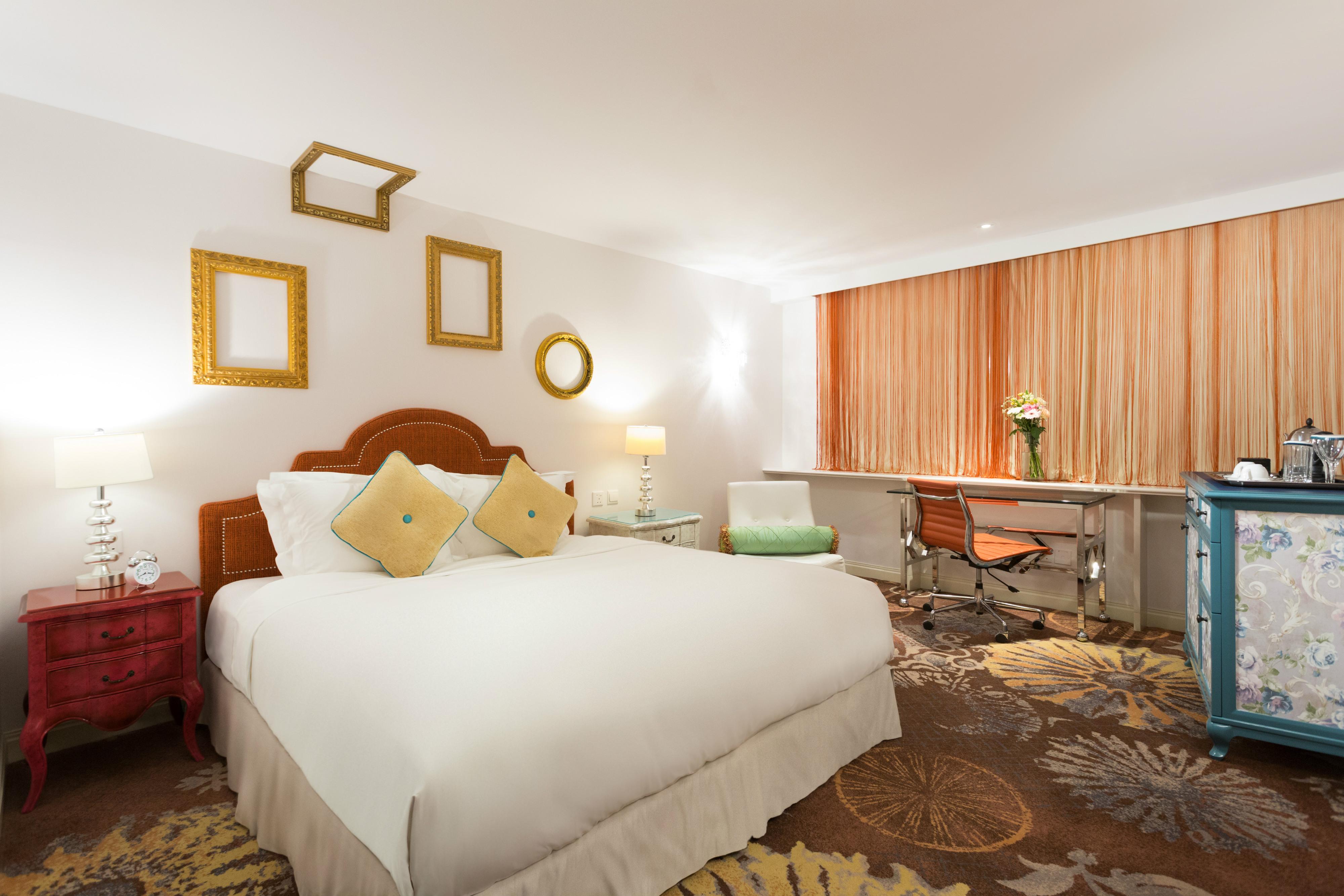 Deluxe King or Twin Room with Extra Bed