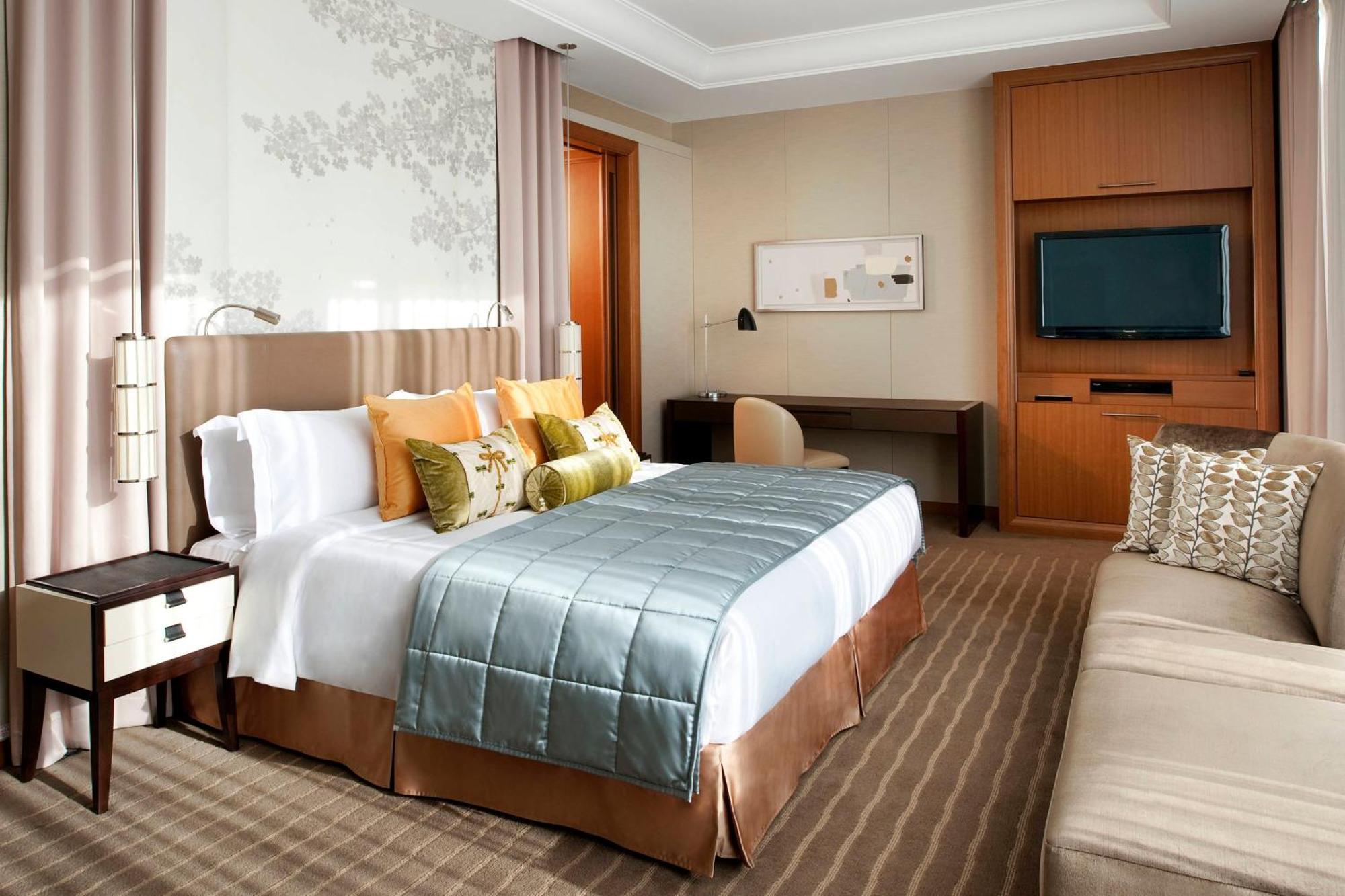 Grande Chambre Lit King-Size de Luxe avec Vue sur la Ville