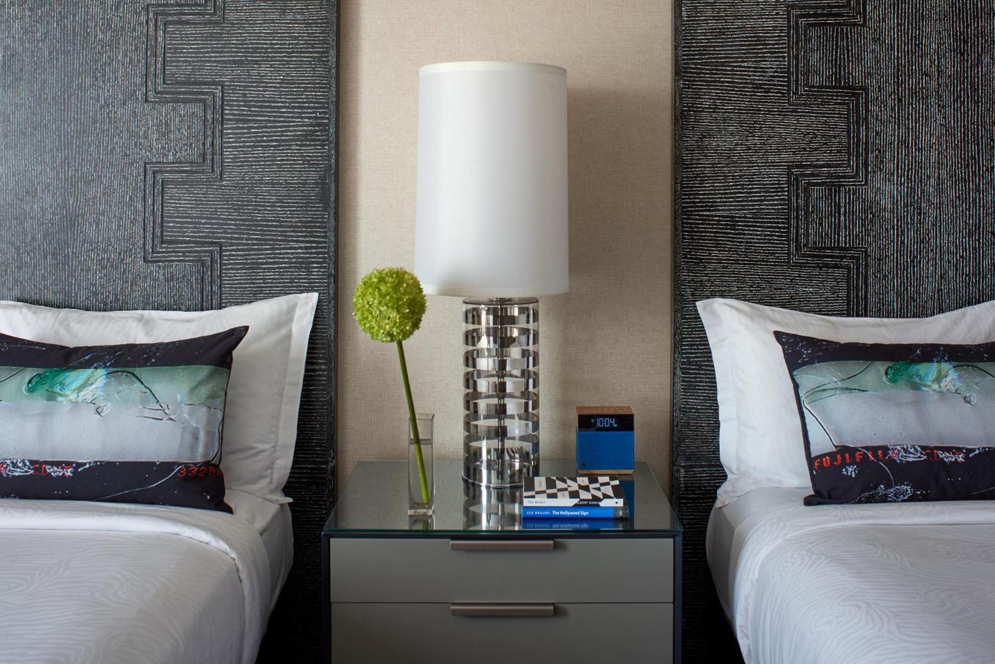 Quarto Duplo Essential com 2 Camas de Casal e Vista de Beverly Hills