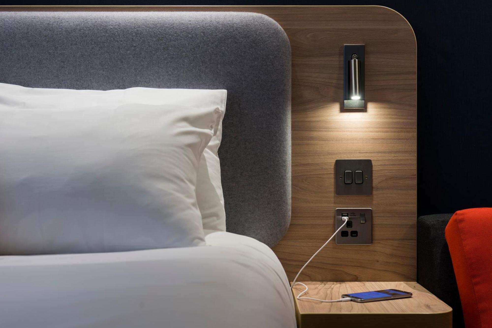 Chambre Double Standard avec Canapé-Lit et Petit-Déjeuner Chaud Gratuit