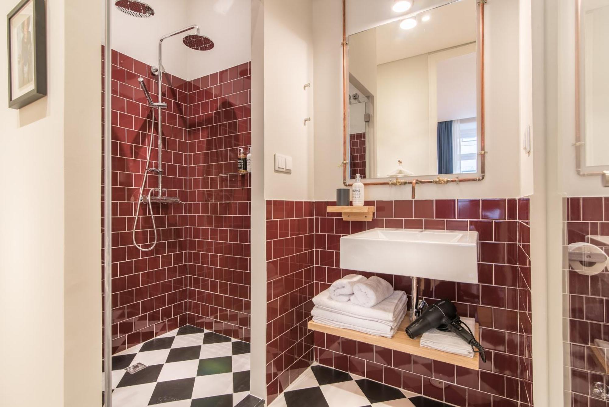 Premium Doppel-/Zweibettzimmer mit Stadtblick