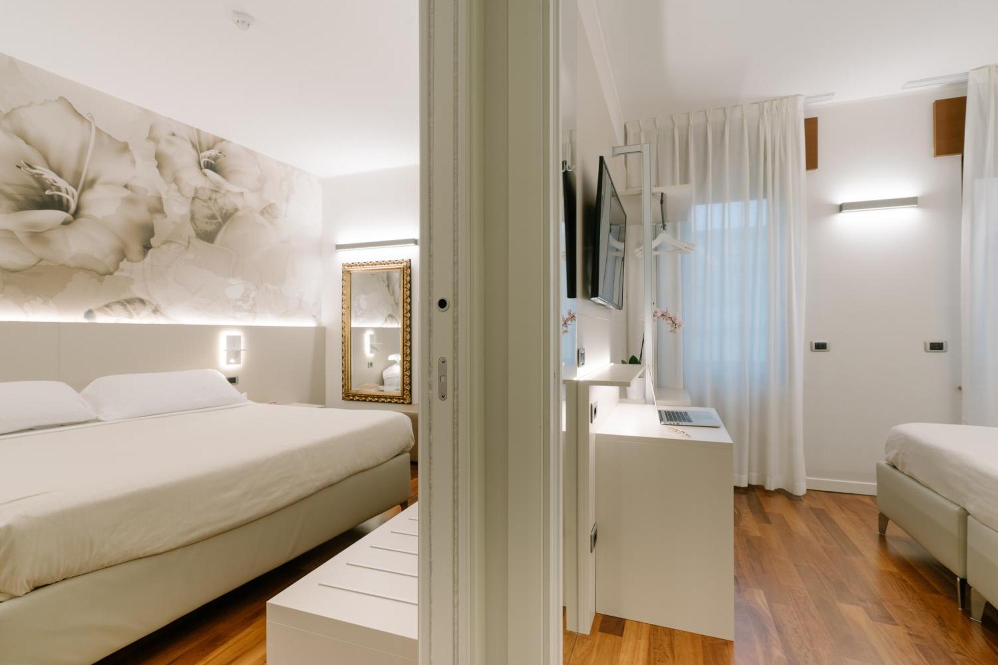 2 Doppelzimmer mit Verbindungstür