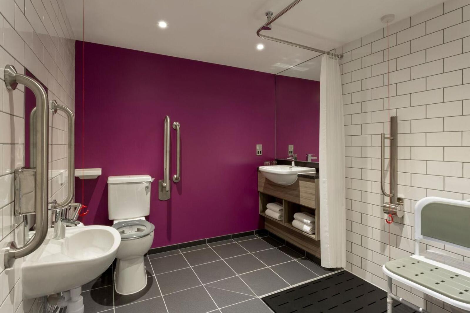 Chambre Double Standard - Accessible aux Personnes à Mobilité Réduite