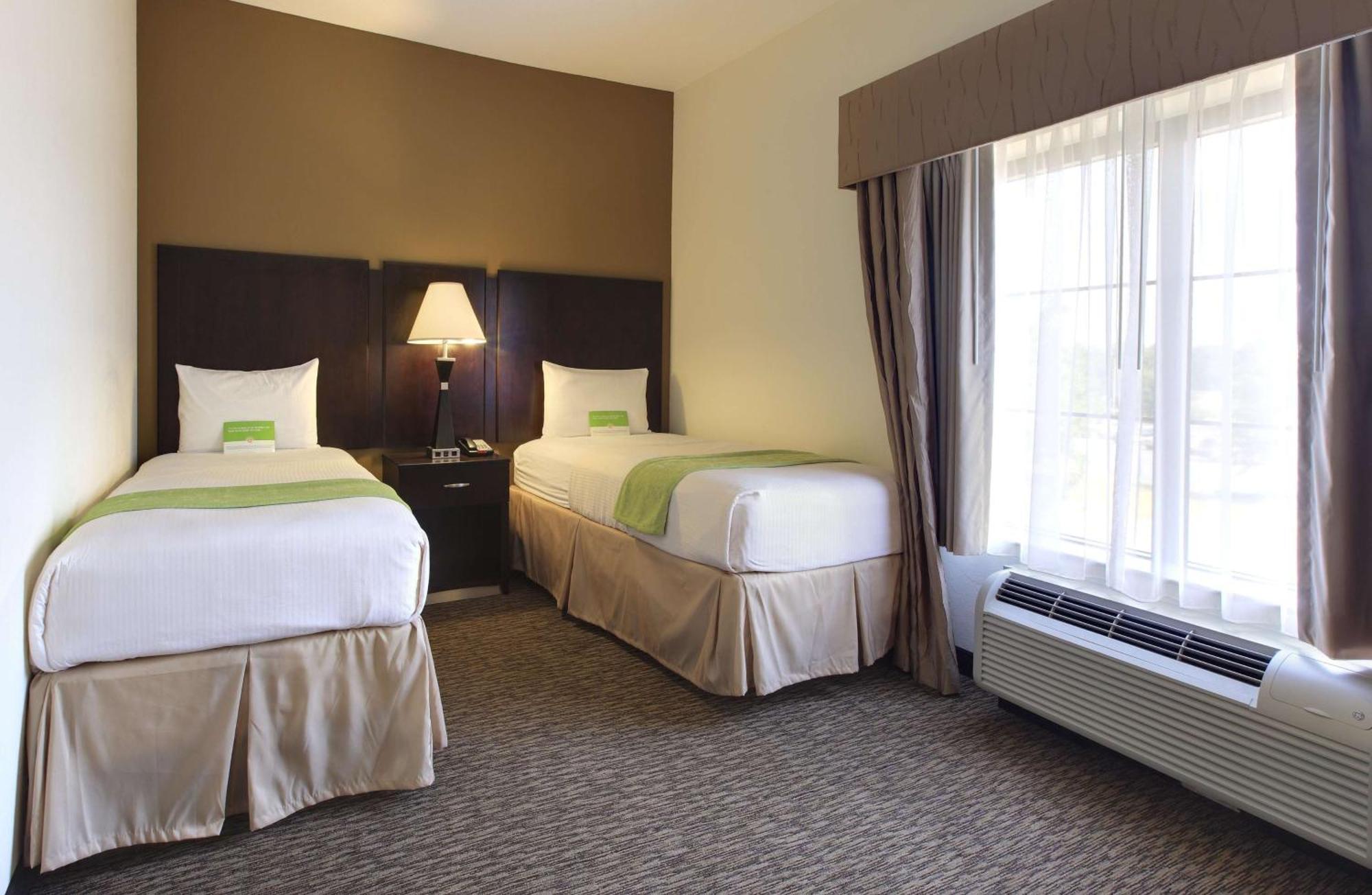One Bedrooms Family Suite- Non Smoking