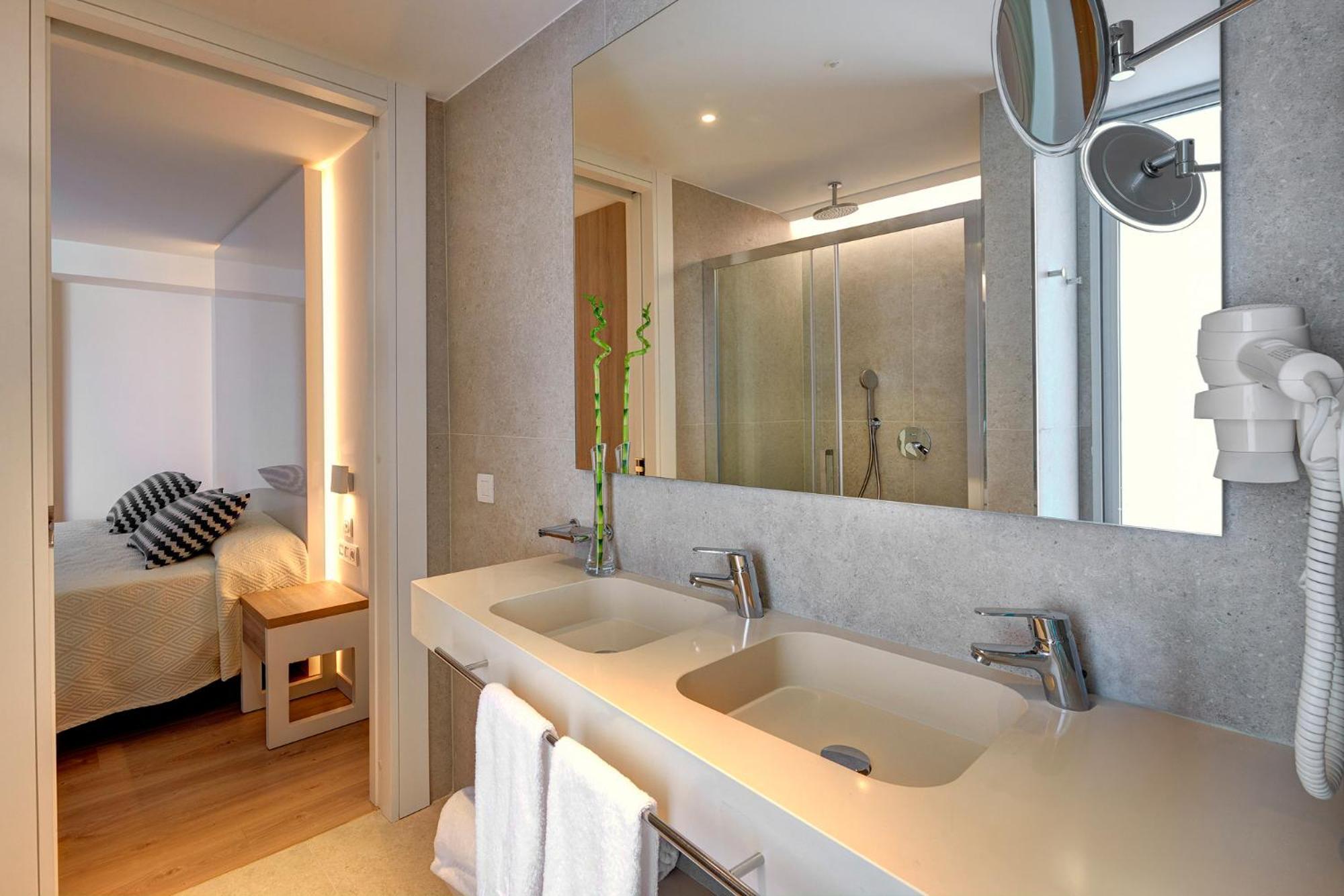 Suite Junior con vistas a la piscina