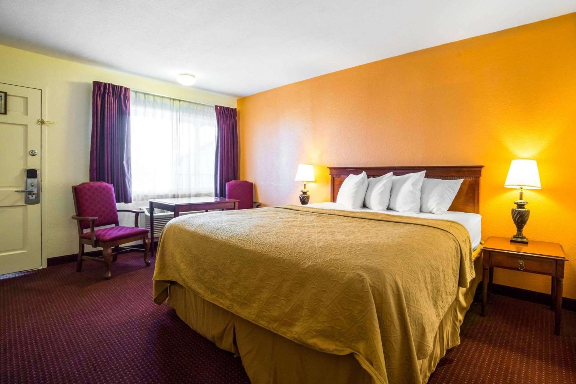 Chambre Lit Queen-Size - 1er Étage - Non-Fumeurs