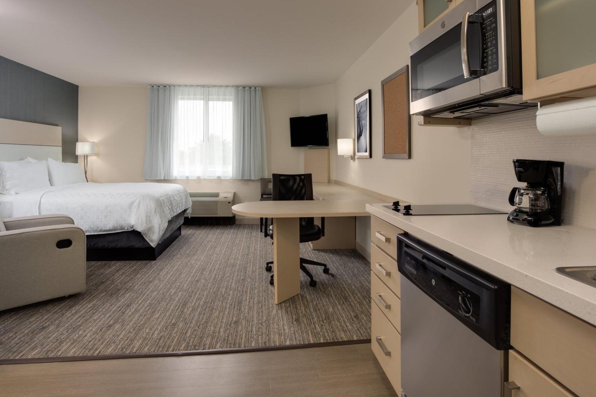 Queen Studio Suite