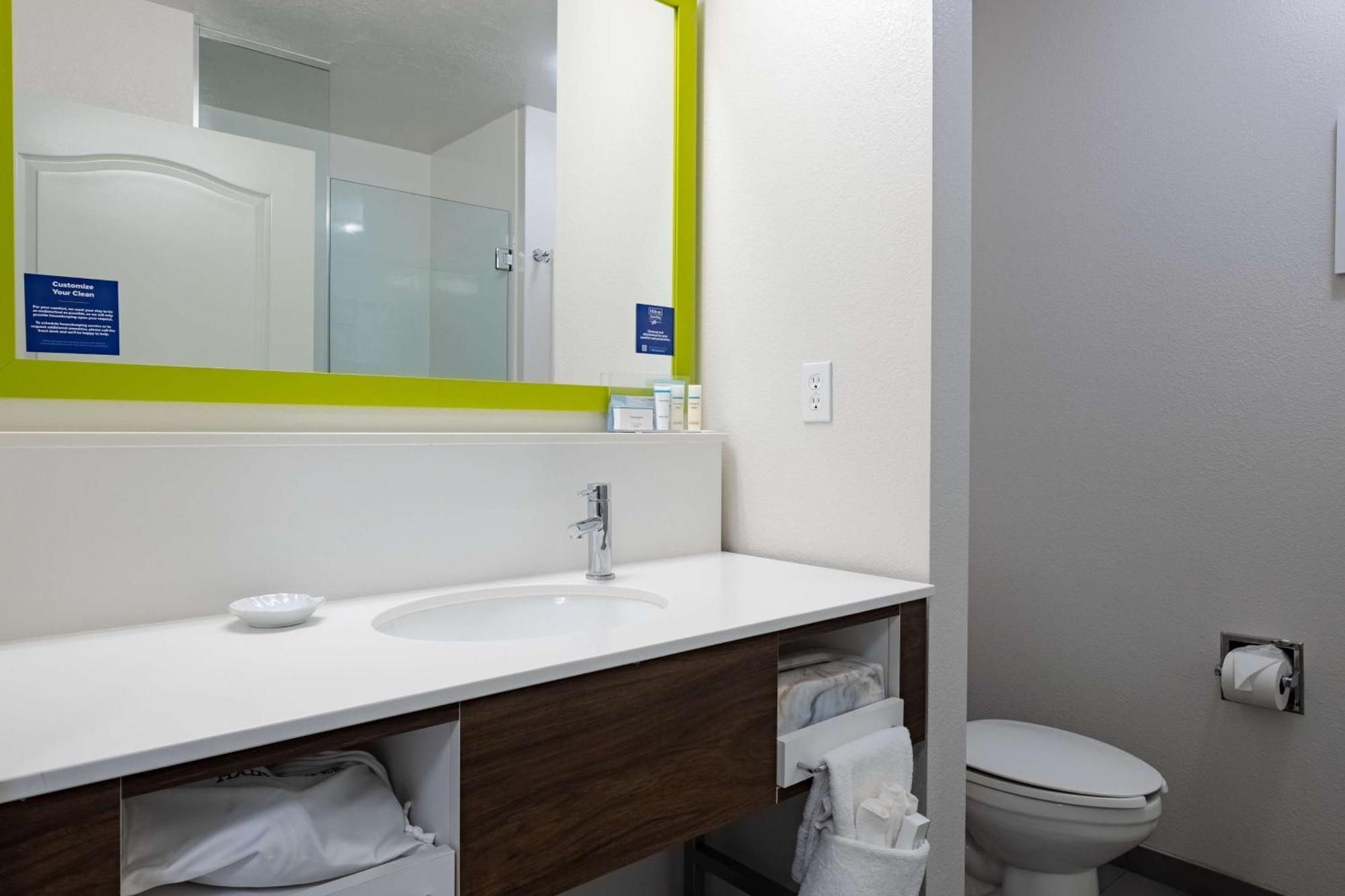 King Room with Shower - Non-Smoking,1282021123:JPEG