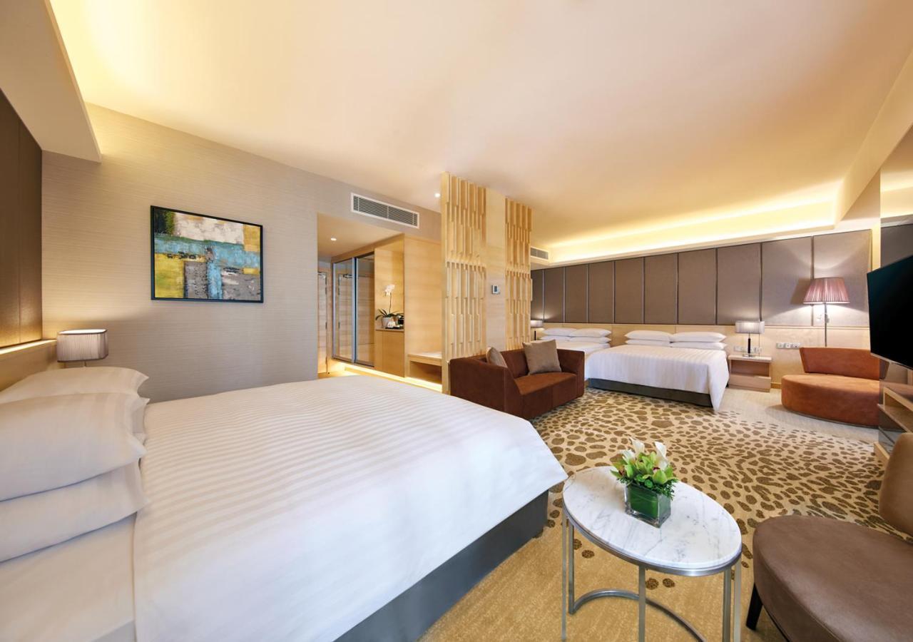 Family Suite with Premium Leisure Lounge Access (6 breakfast),1609309463:JPEG