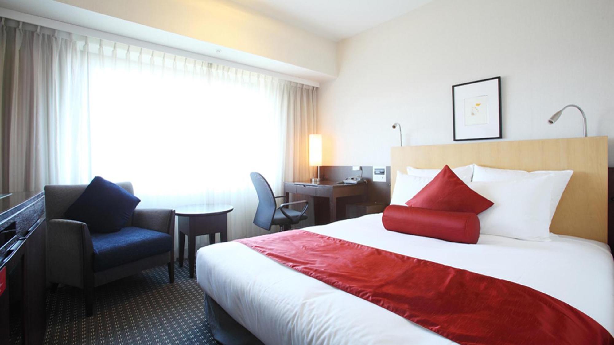 Standard Queen Room with Forest View