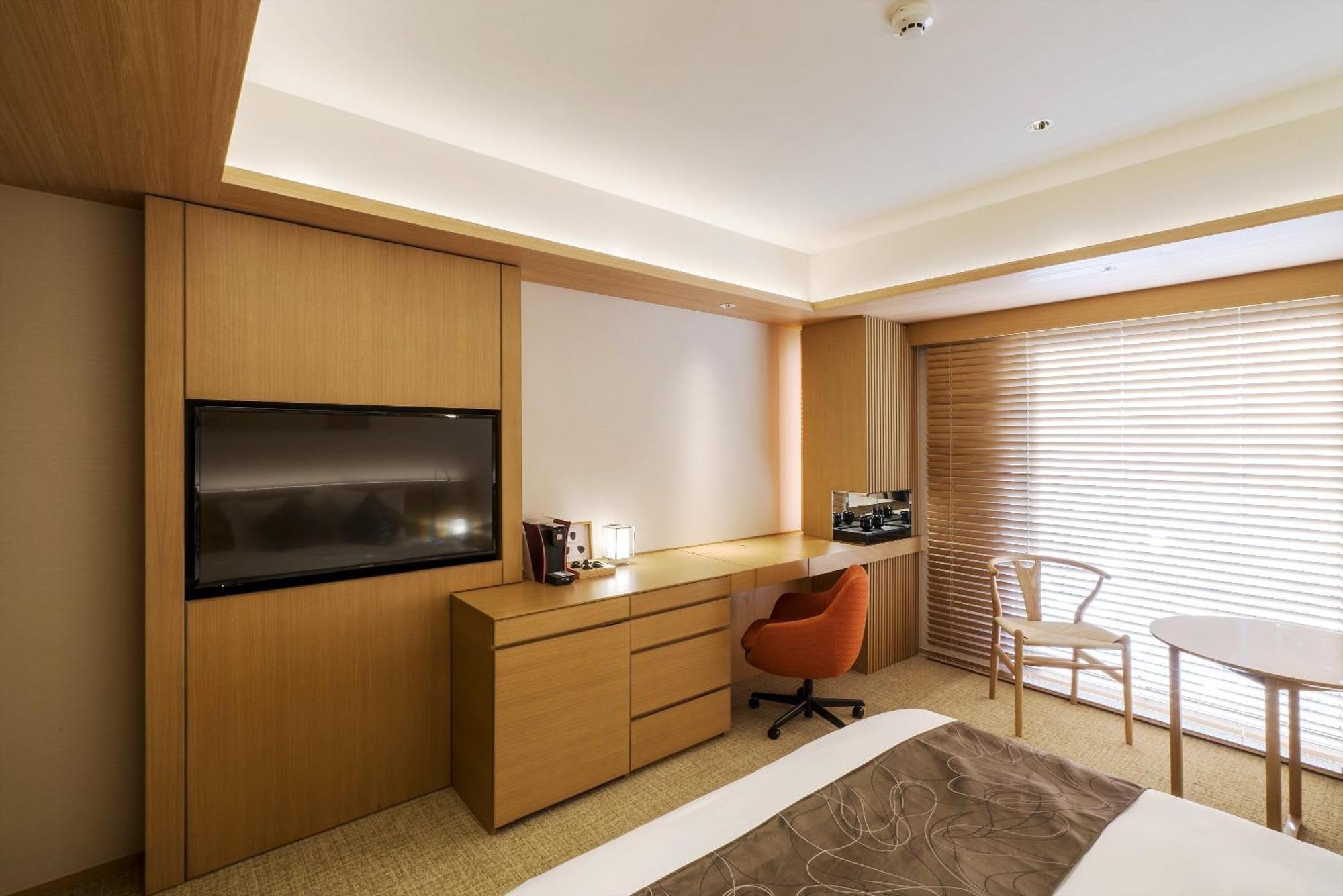 Chambre Lit King-Size avec Vue - Non-Fumeurs
