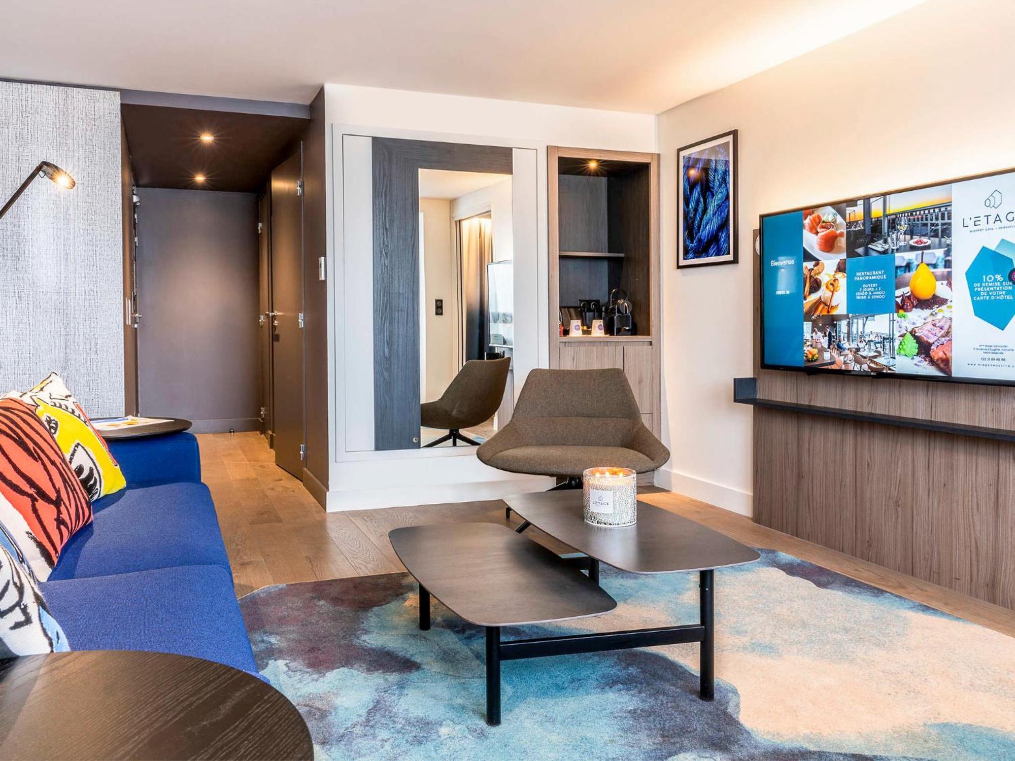 Executive Suite met Kingsize Bed, Slaapbank en Uitzicht op Zee