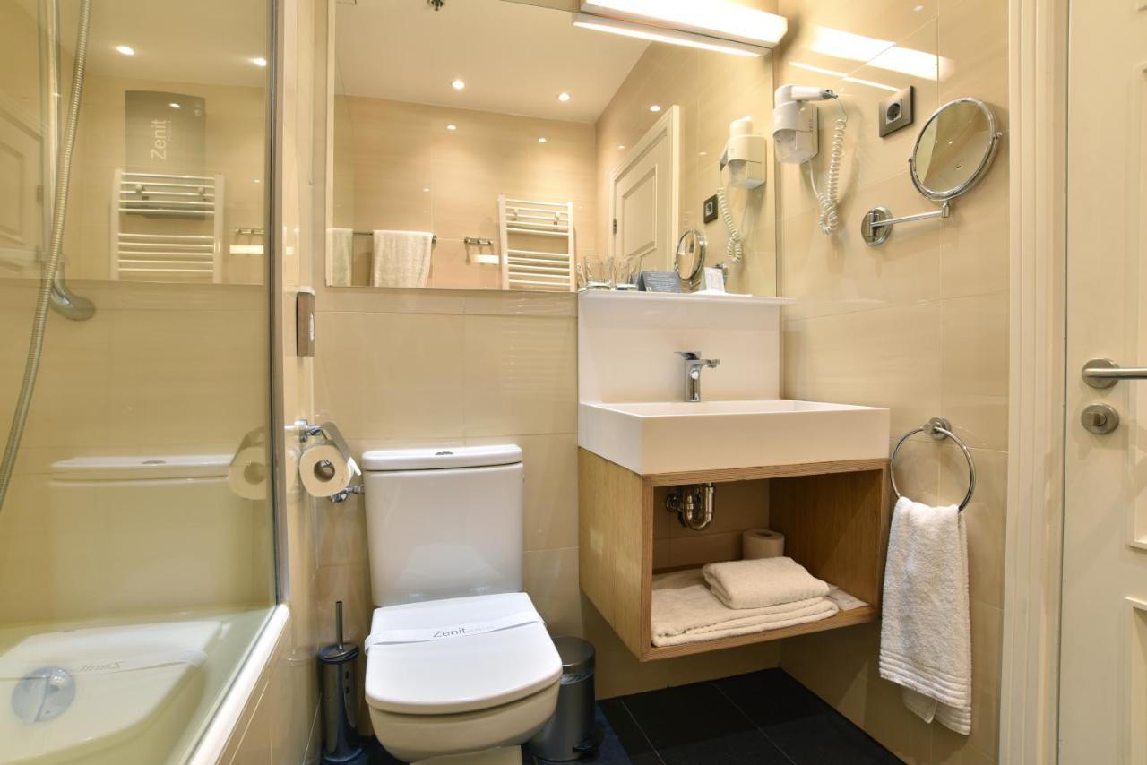 Two Connecting Double Rooms,1287842203:JPEG