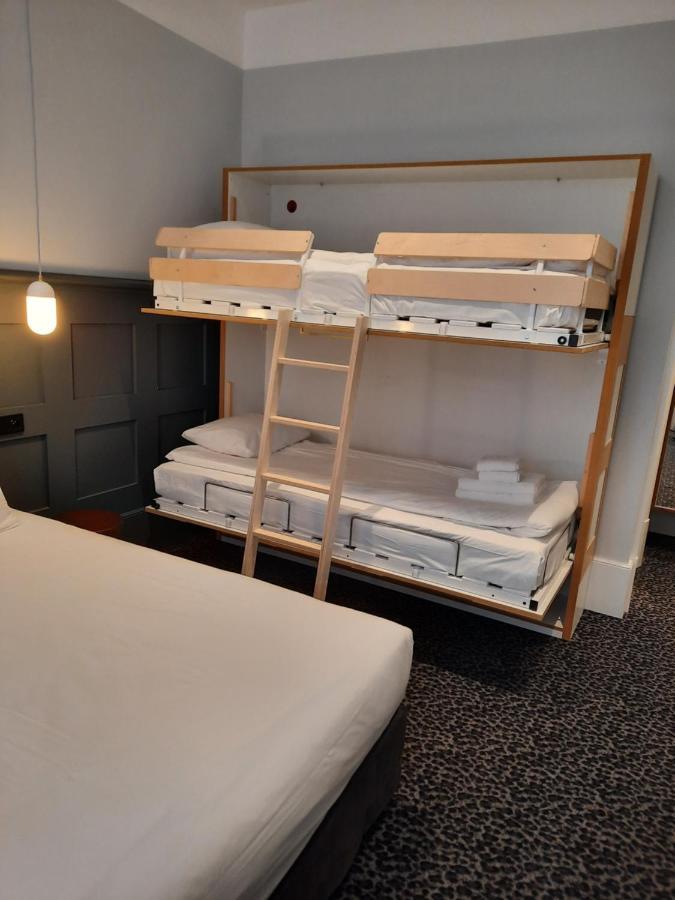 Chambre Familiale avec 1 Lit Queen-Size et 1 Lit Superposé - Non-Fumeurs
