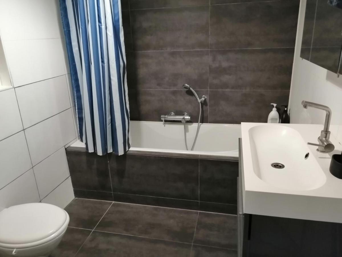 Vierpersoonskamer met Eigen Badkamer