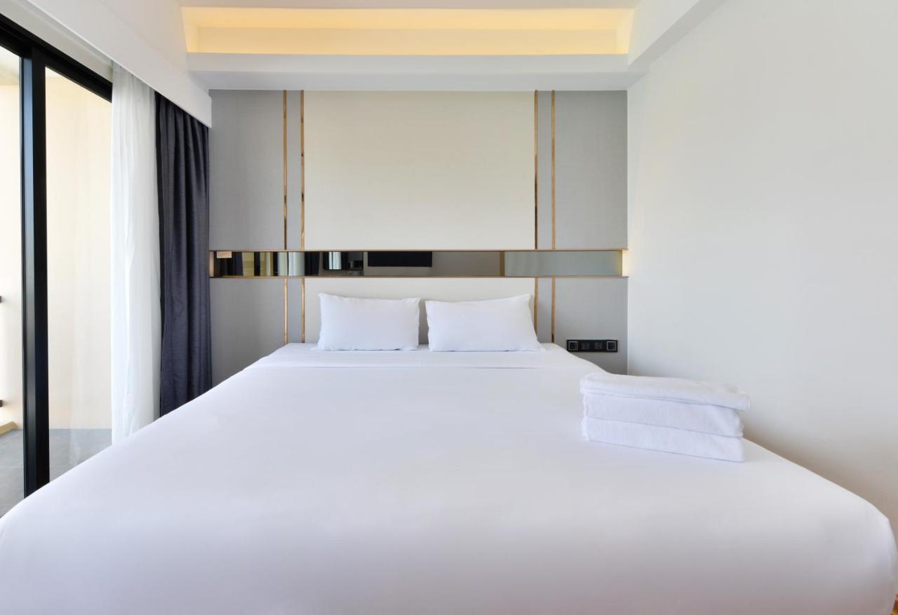 Superior Tweepersoonskamer met 1 of 2 Bedden en Uitzicht op het Zwembad