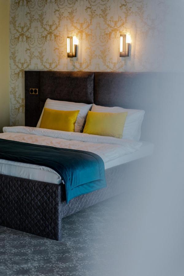 Deluxe Doppelzimmer (2 Erwachsene & 1 Kind)