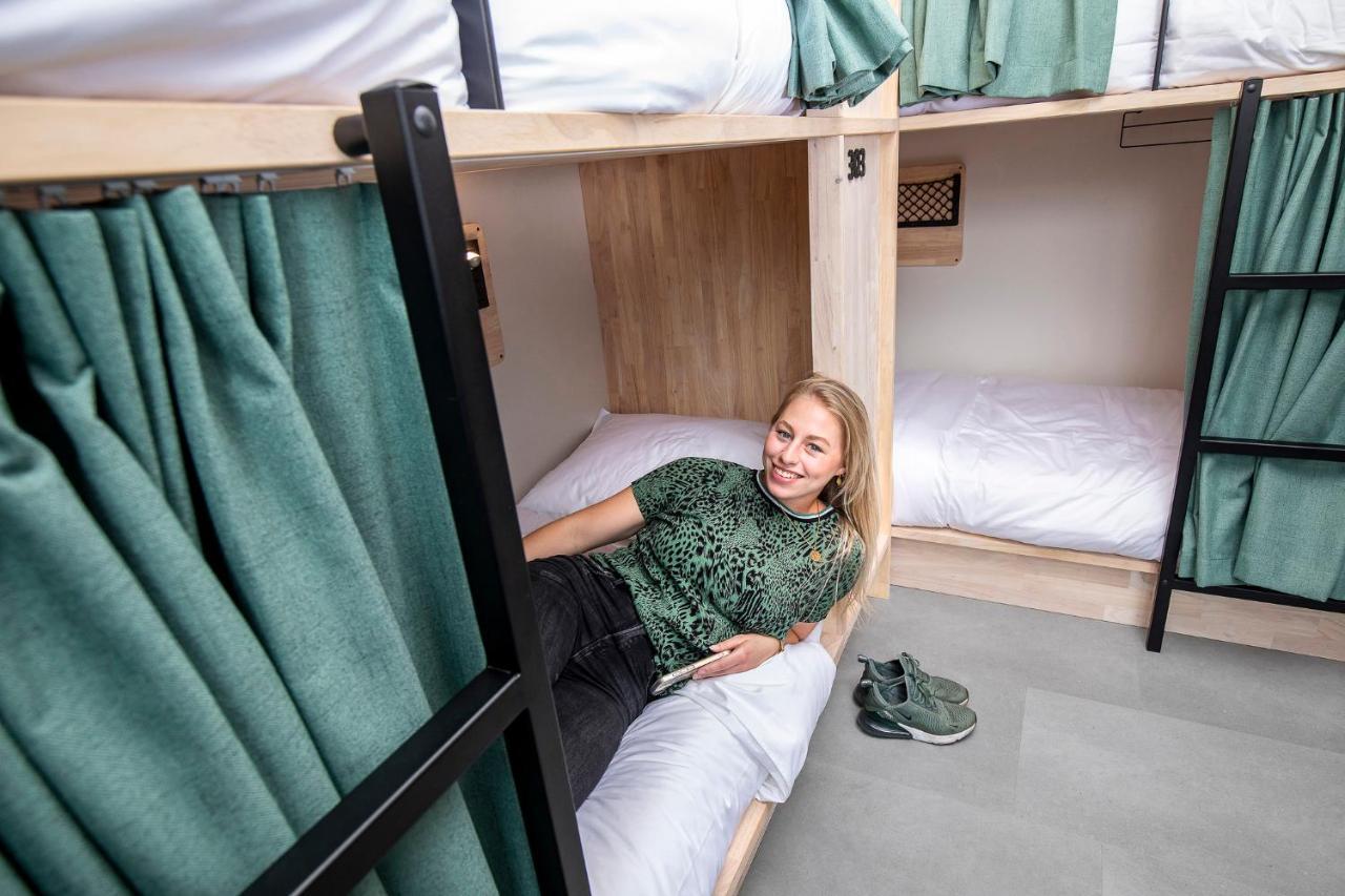 Etagenbett im gemischten Schlafsaal