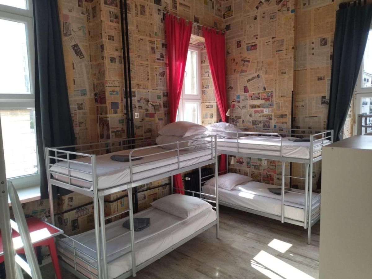Etagenbett im gemischten Schlafsaal