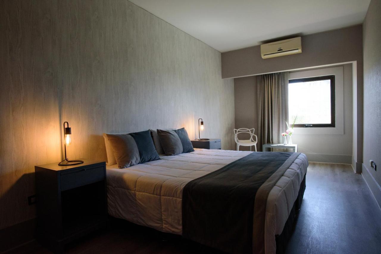 Quarto Deluxe com Cama de Casal ou 2 de Solteiro