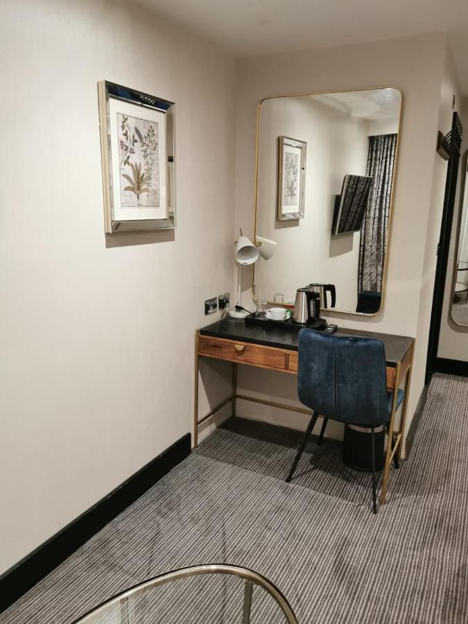 Executive Suite,1303809580:JPEG