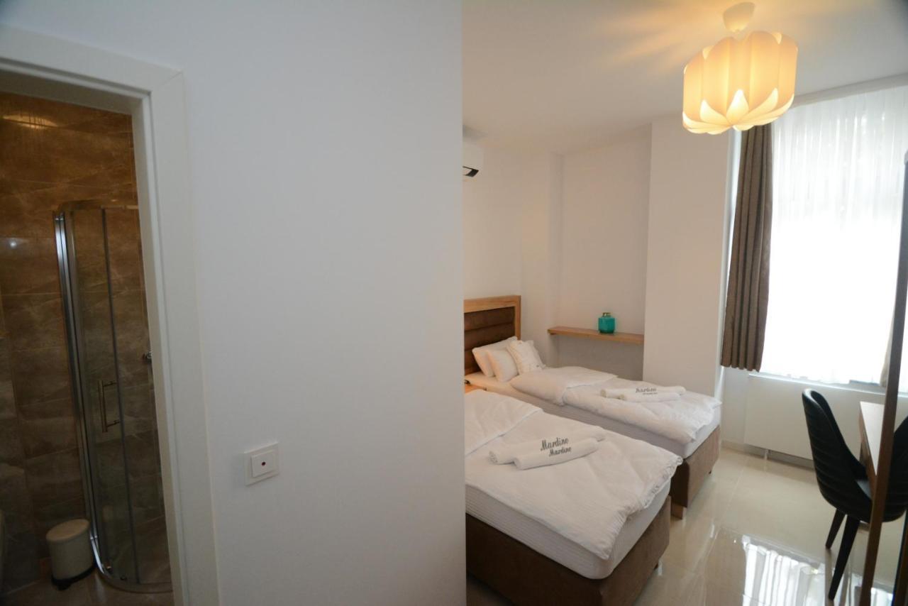 Doppel-/Zweibettzimmer mit Dusche