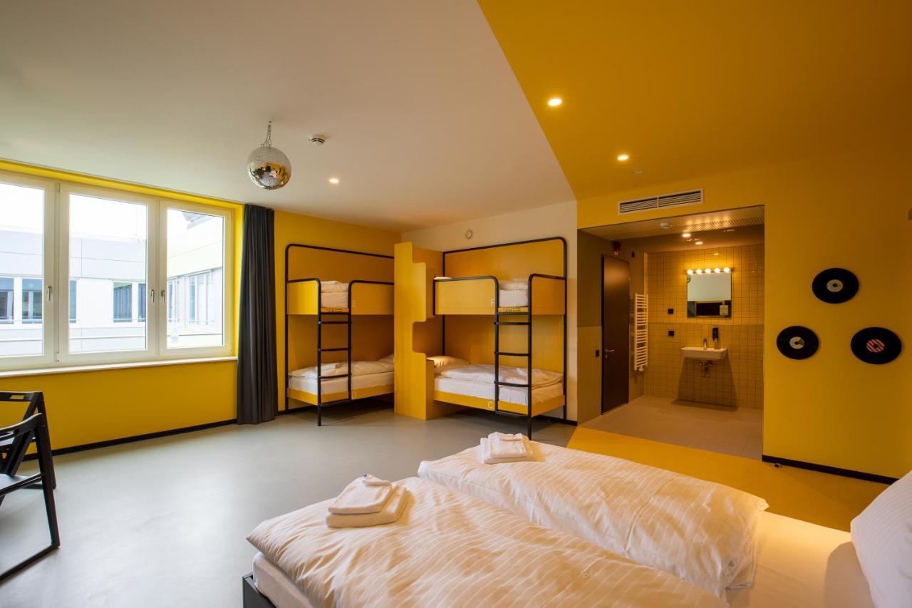 Bed in een Gemengde Slaapzaal met 6 Bedden
