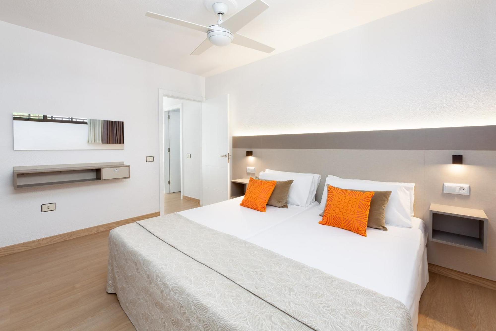 One-Bedroom Apartment,1306895131:JPEG