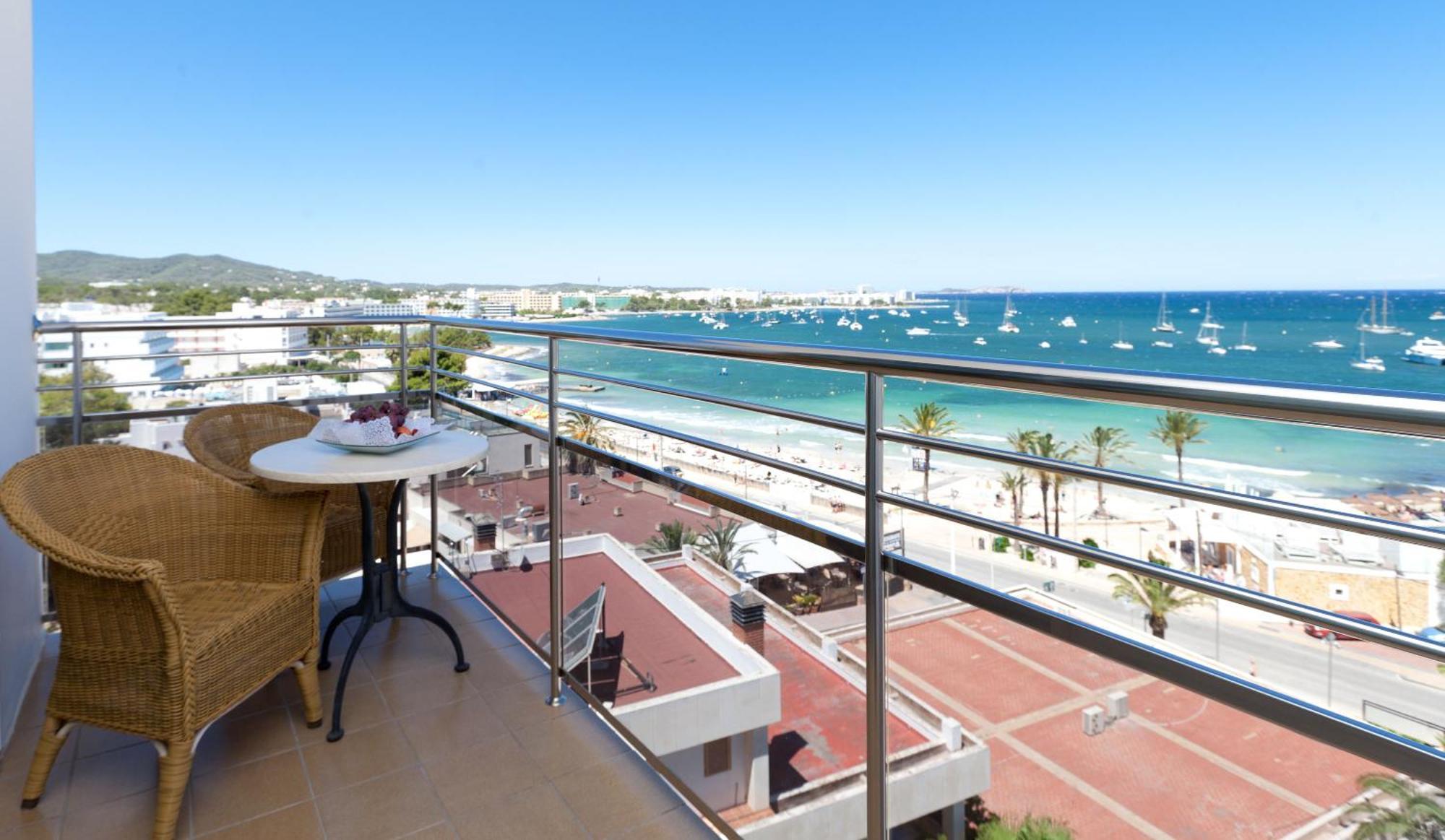Habitación Doble con vistas al mar - 1 o 2 camas (2 adultos + 2 niños)