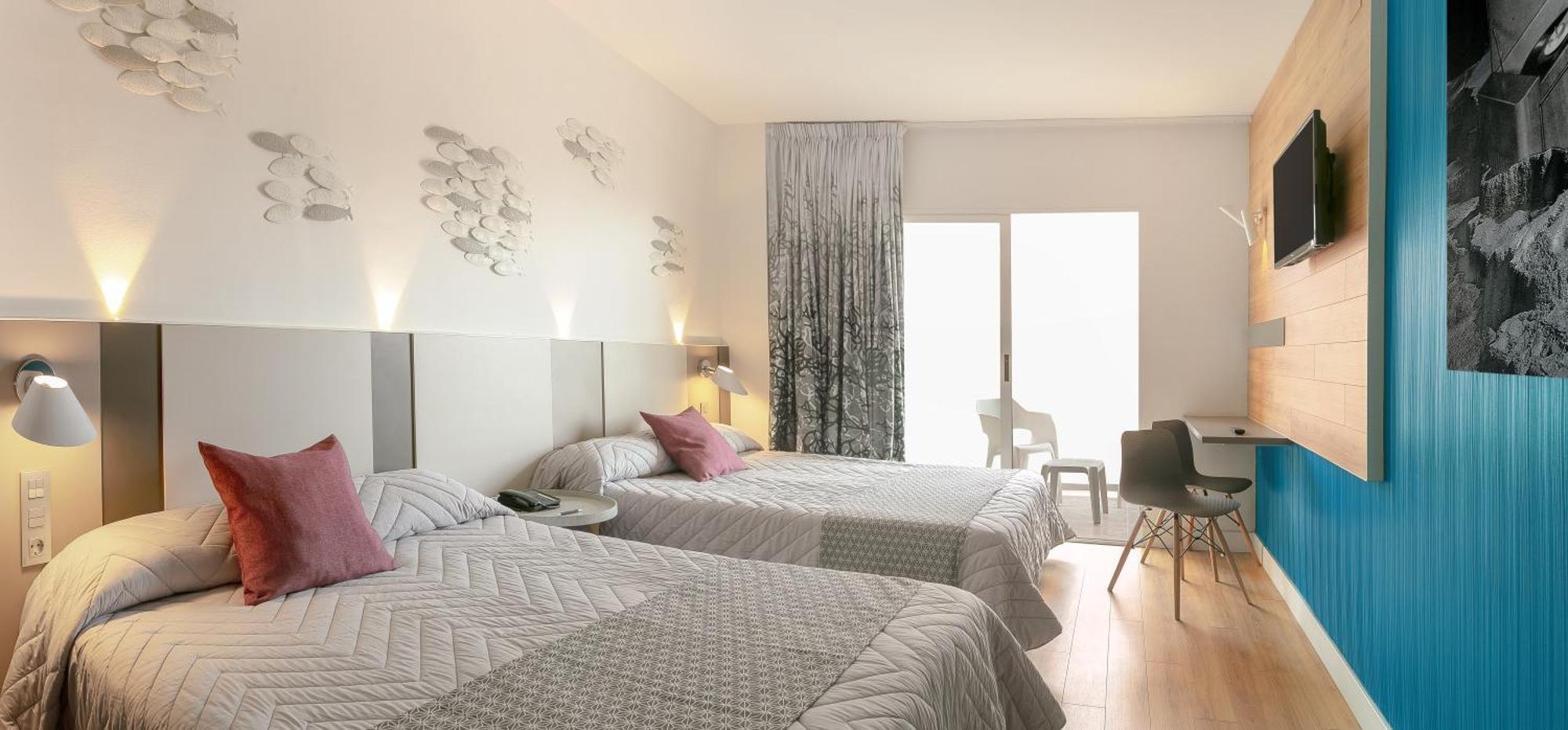 Quarto Família Superior (2 Adultos + 1 Criança)