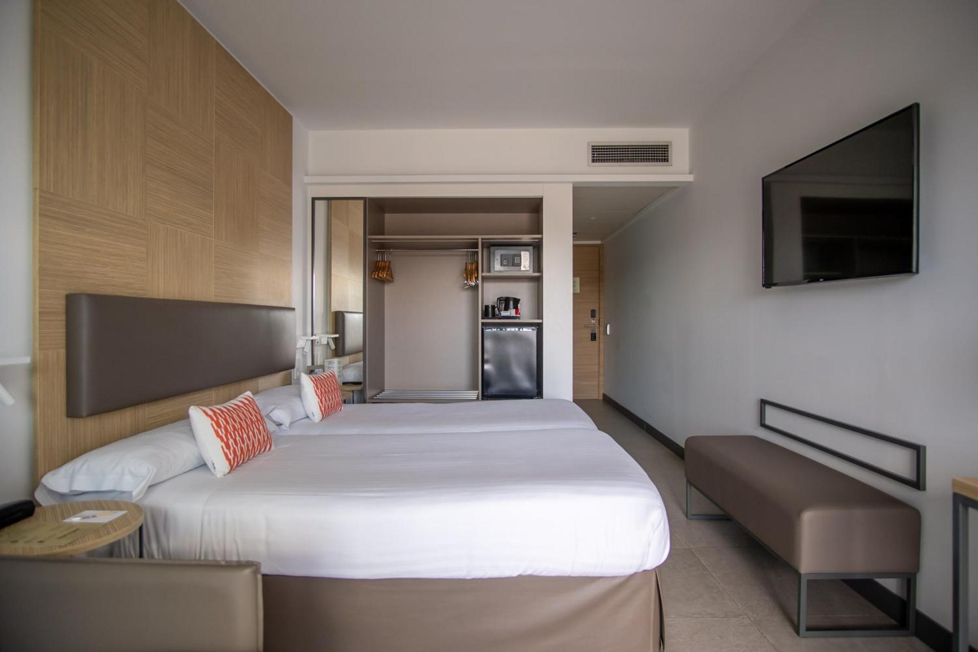 Triple Room,1307066380:JPEG