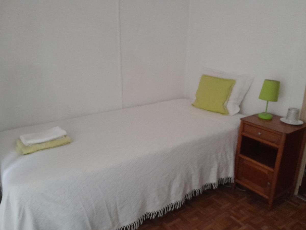 Quarto Individual com Casa de Banho Partilhada