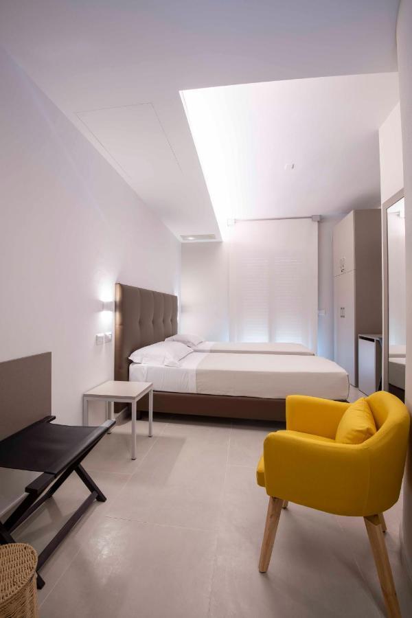 Large Single Room,1307708104:JPEG