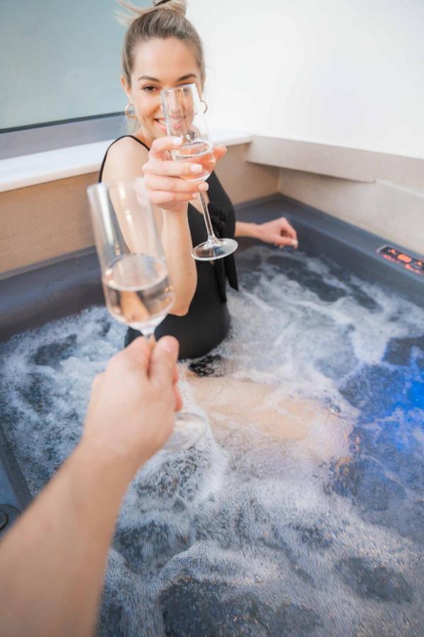 Suite with Hot Tub