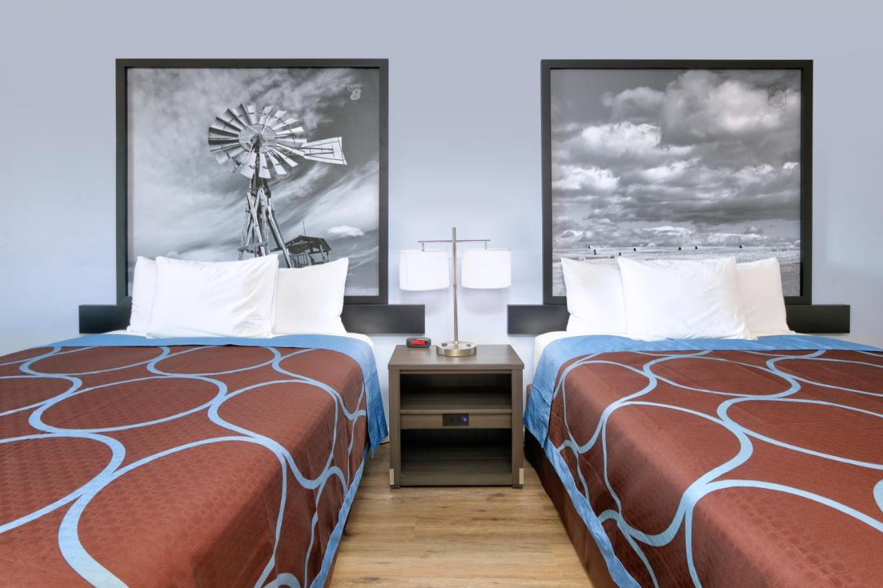 Queen Room with Two Queen Beds - Non-Smoking