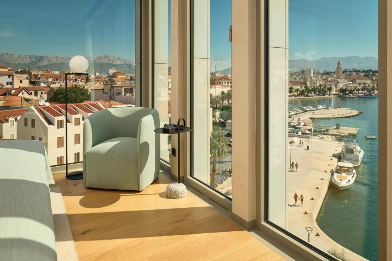 Chambre Lits Jumeaux Premium - Angle - Vue sur Mer