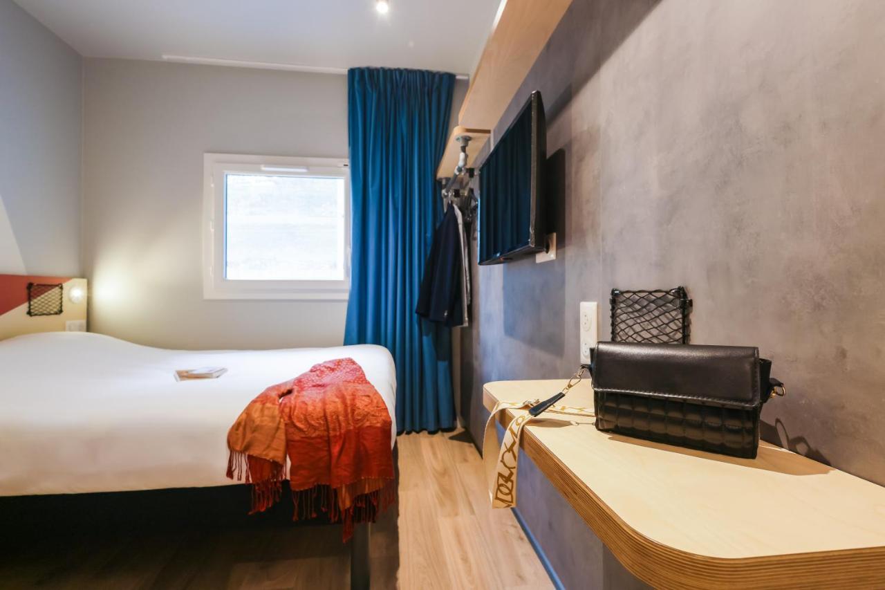 Chambre avec 1 Lit Queen-Size et 1 Lit en Armoire